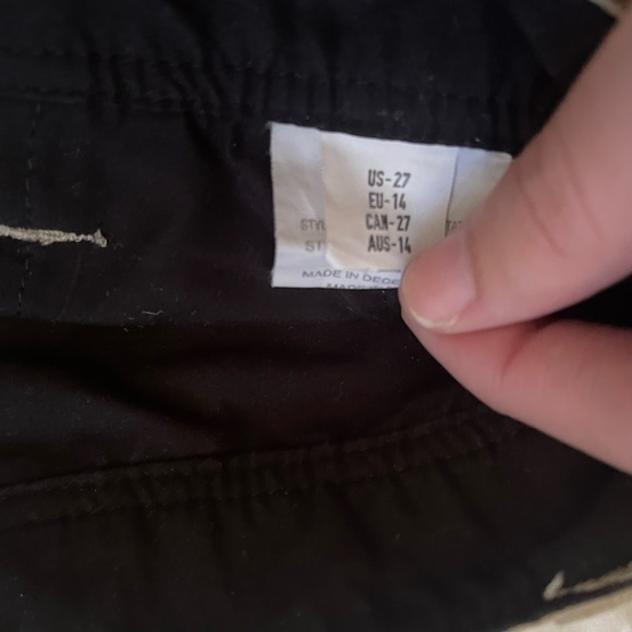 Grown out of boy dress shorts. Size 27 boys - Picture 2 of 2